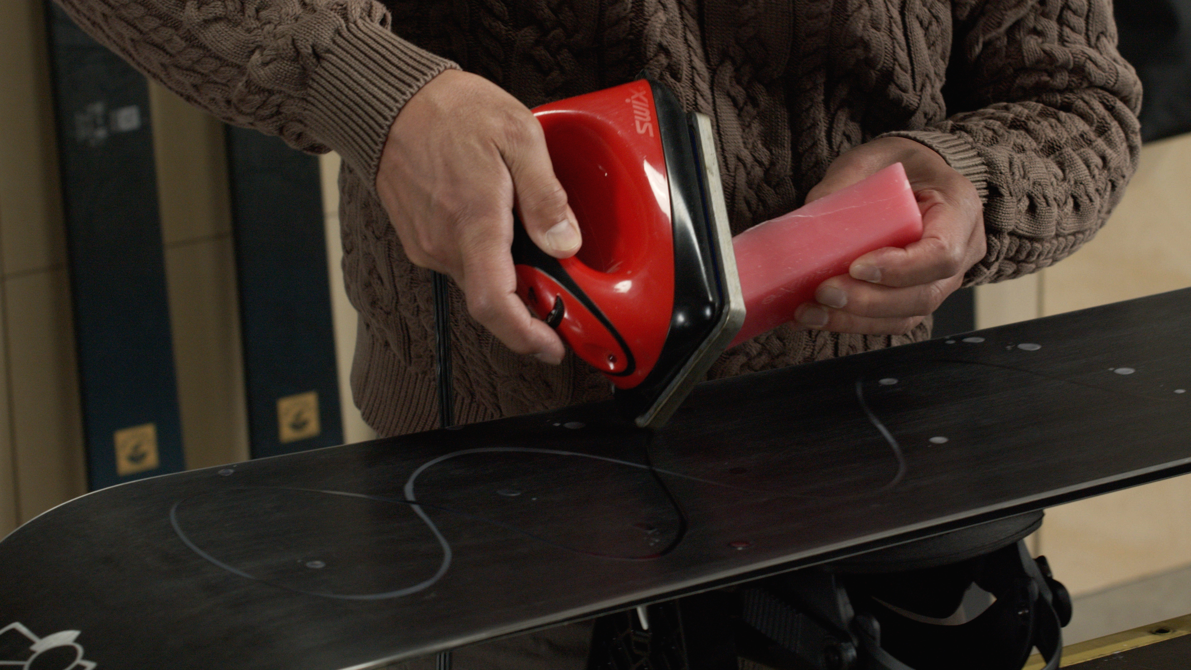 How To Wax A Snowboard Evo